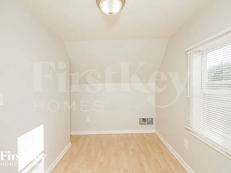 15006 Avers Ave — Photo 9