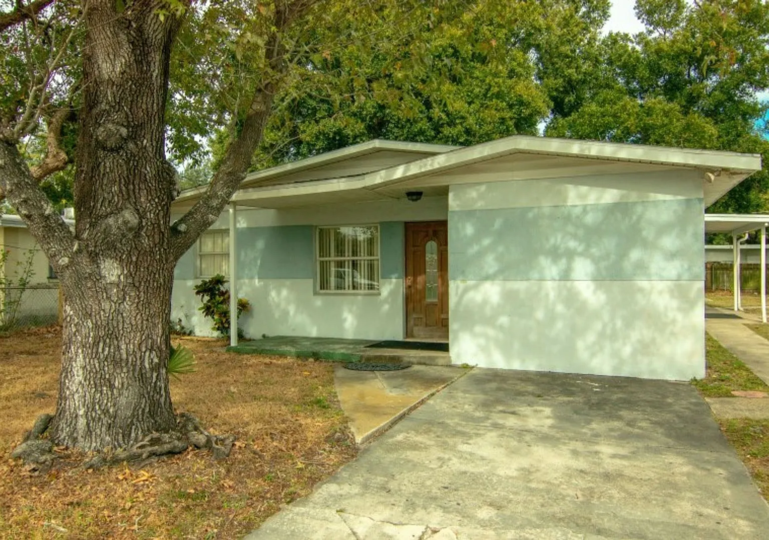 4 Bedroom House for Lease in Mid-Town Tampa — Photo 1