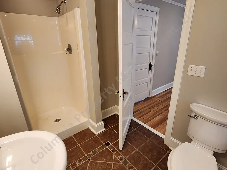 617 Muller Ave — Photo 2