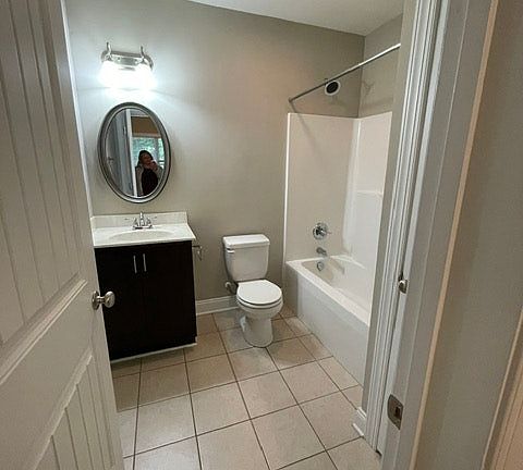 Main Level En-suite