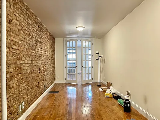 Rented by Oxford Property Group | media 37