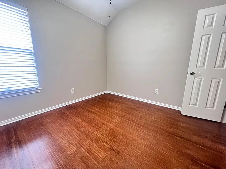 5917 Colby Dr — Photo 16