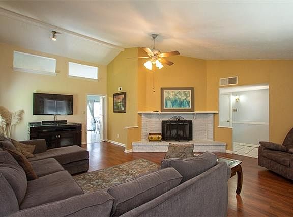 5th image of 2521 Cherry Blossom Ln