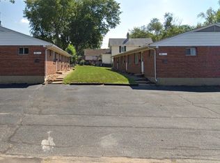 300 N 9th St #A, Pekin, IL 61554