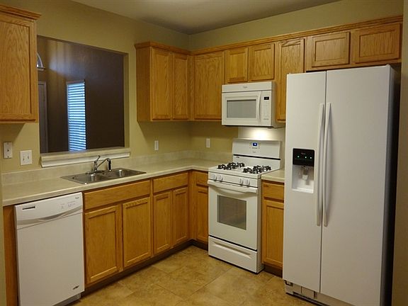 3rd image of 15221 Rosehip Ln