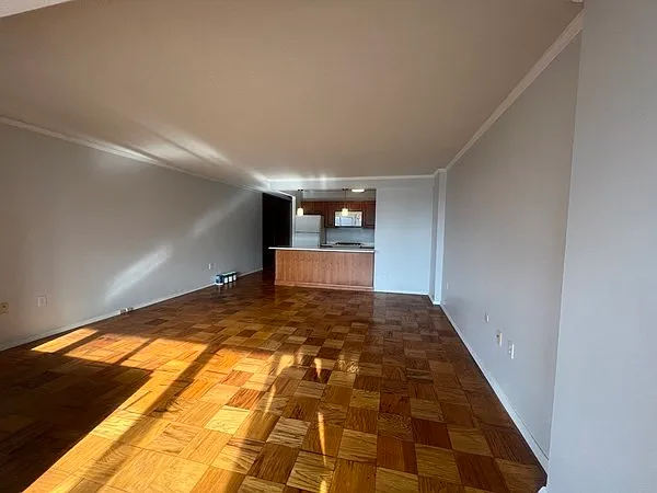 Studio, 637 sqft, $2,750 — Photo 3