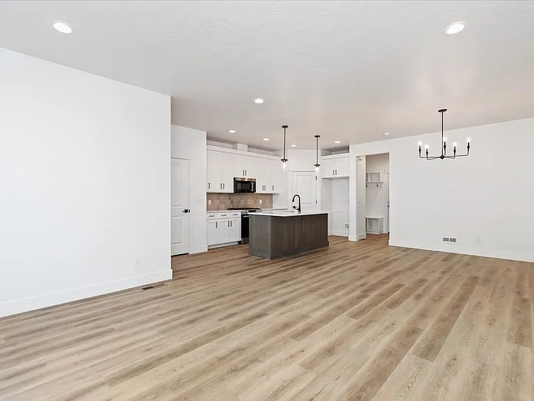736 S Calhoun Ln — Photo 34