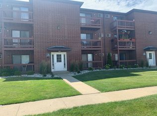 1138 Cedar St APT 1B, Glendale Heights, IL 60139