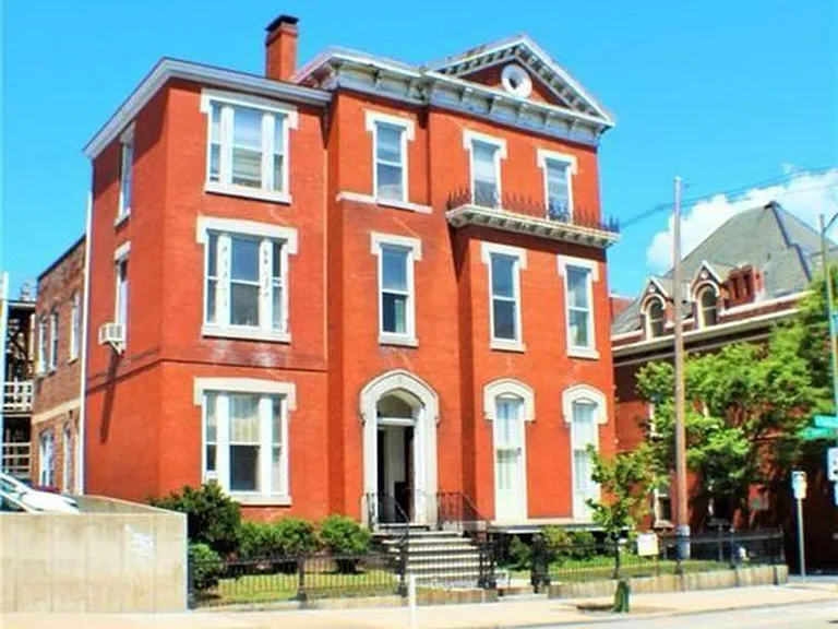 500 W Franklin St #4 — Photo 1