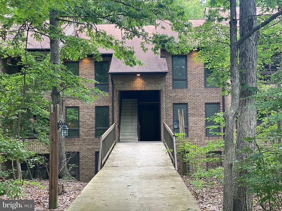 1st image of 44706 Beechwood Ct #5C