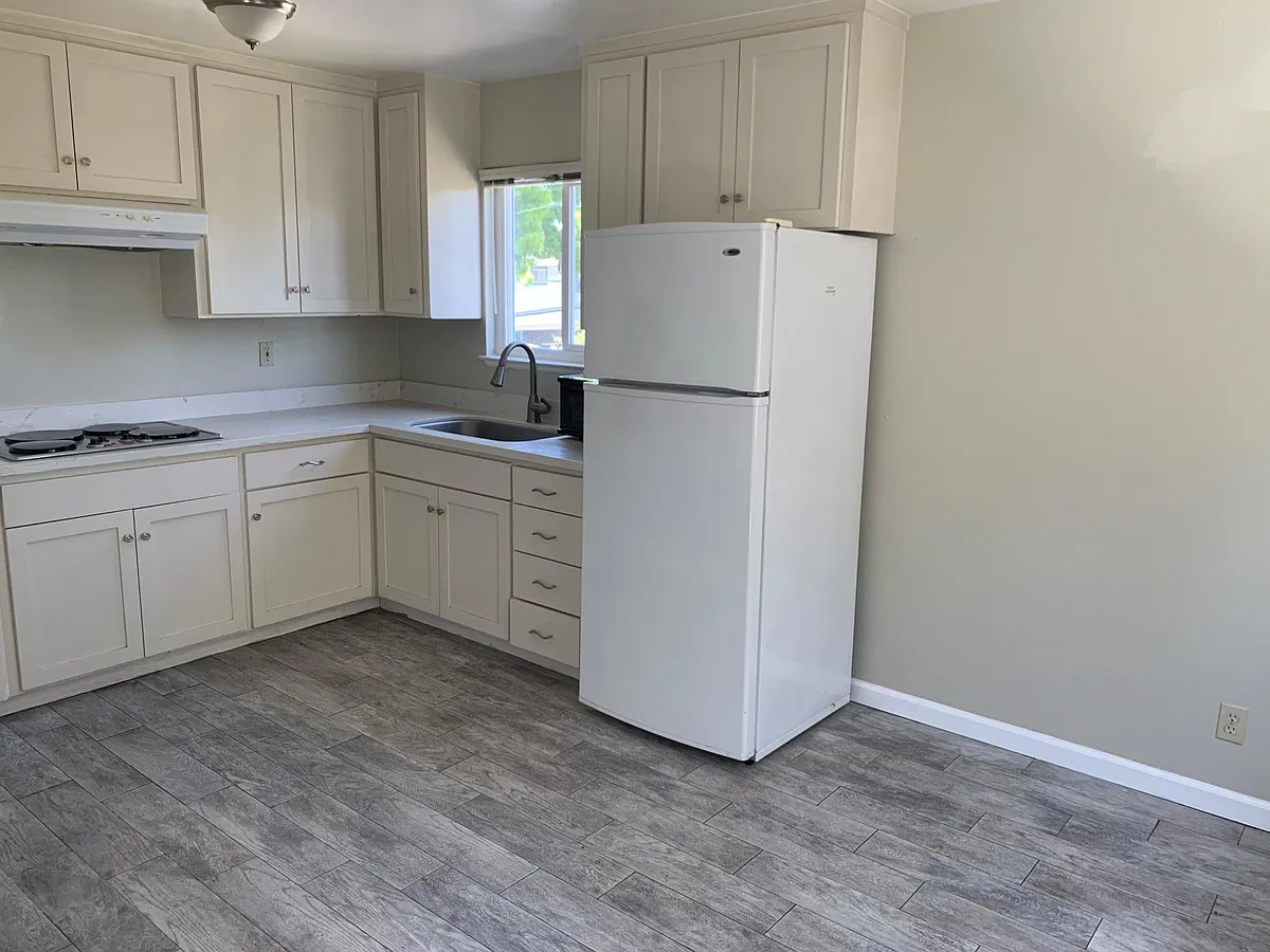 Building Photo - 1077 Topaz Ave #17
