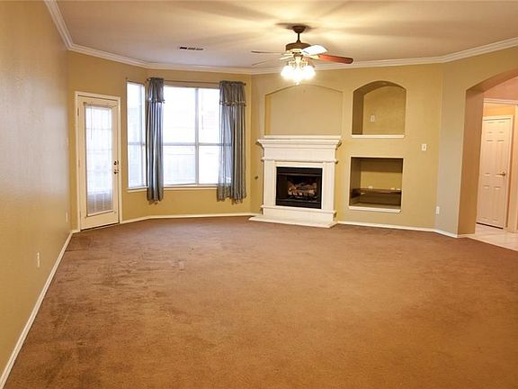 3rd image of 2716 Aspen Dr