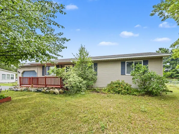 1862 W Curry Dr, Traverse City, MI 49685