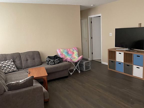 5th image of 4 5th St SE #1