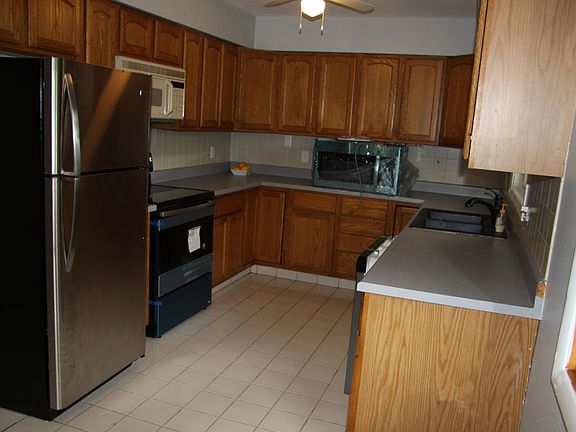 3rd image of 421 Alton Ave