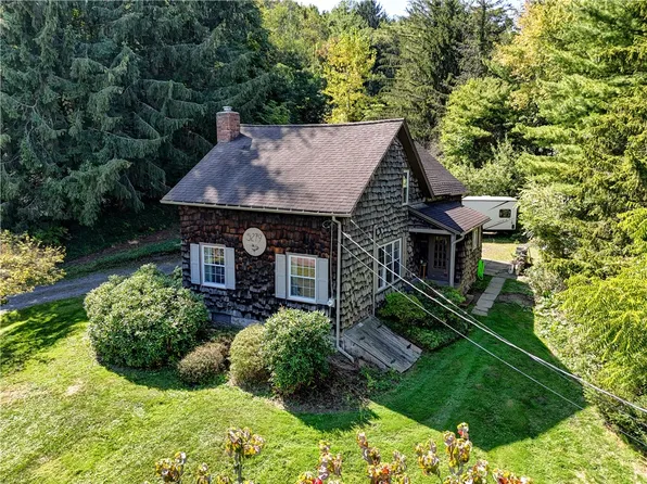 5279 Russell Rd, Marion, NY 14505