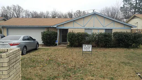 1029 Blue Carriage Ln N Photo 1