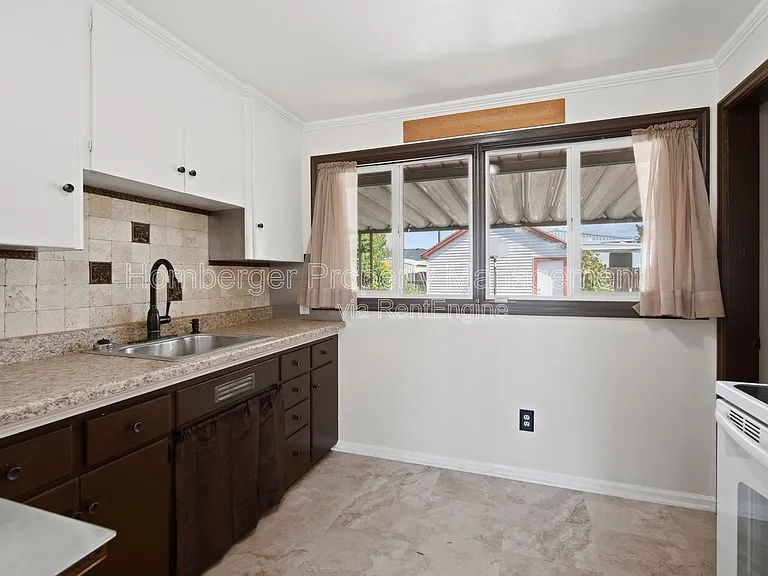 112 W Amherst Ct — Photo 4