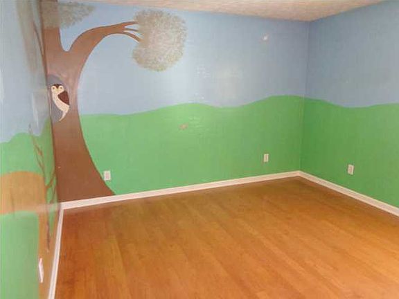 5th image of 203 Lakeshore Dr
