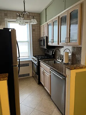 Sold by REMAX Elite | media 33