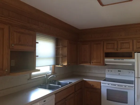 1358 Pottery Rd, Washington, MO 63090