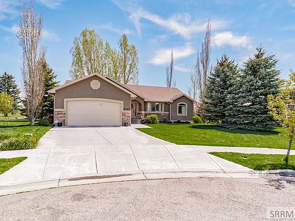 3rd image of 6320 Glen Abby Cir