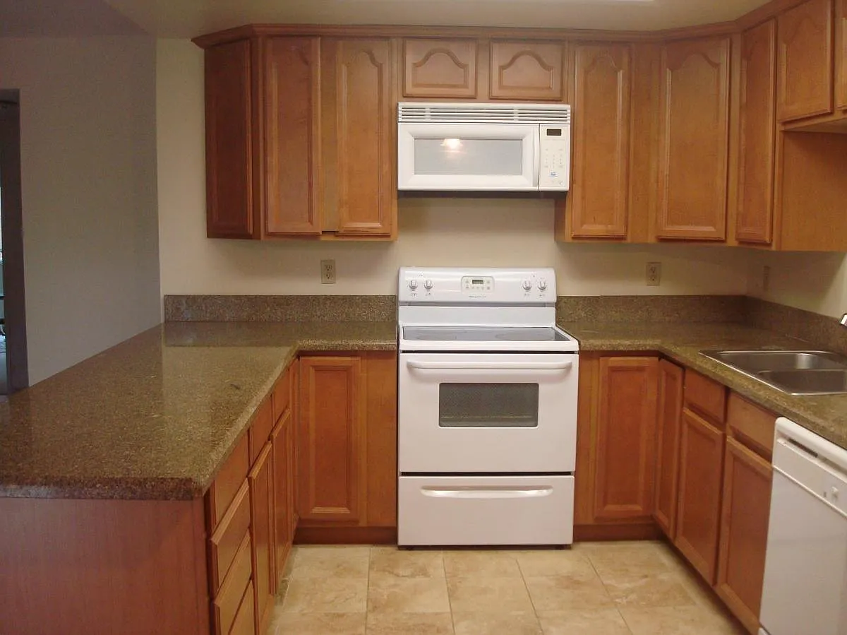 2 bed, 878 sqft, $2,450 — Photo 4