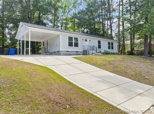 601 Woodclift Dr, Fayetteville, NC 28311