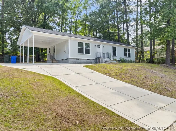 601 Woodclift Dr, Fayetteville, NC 28311
