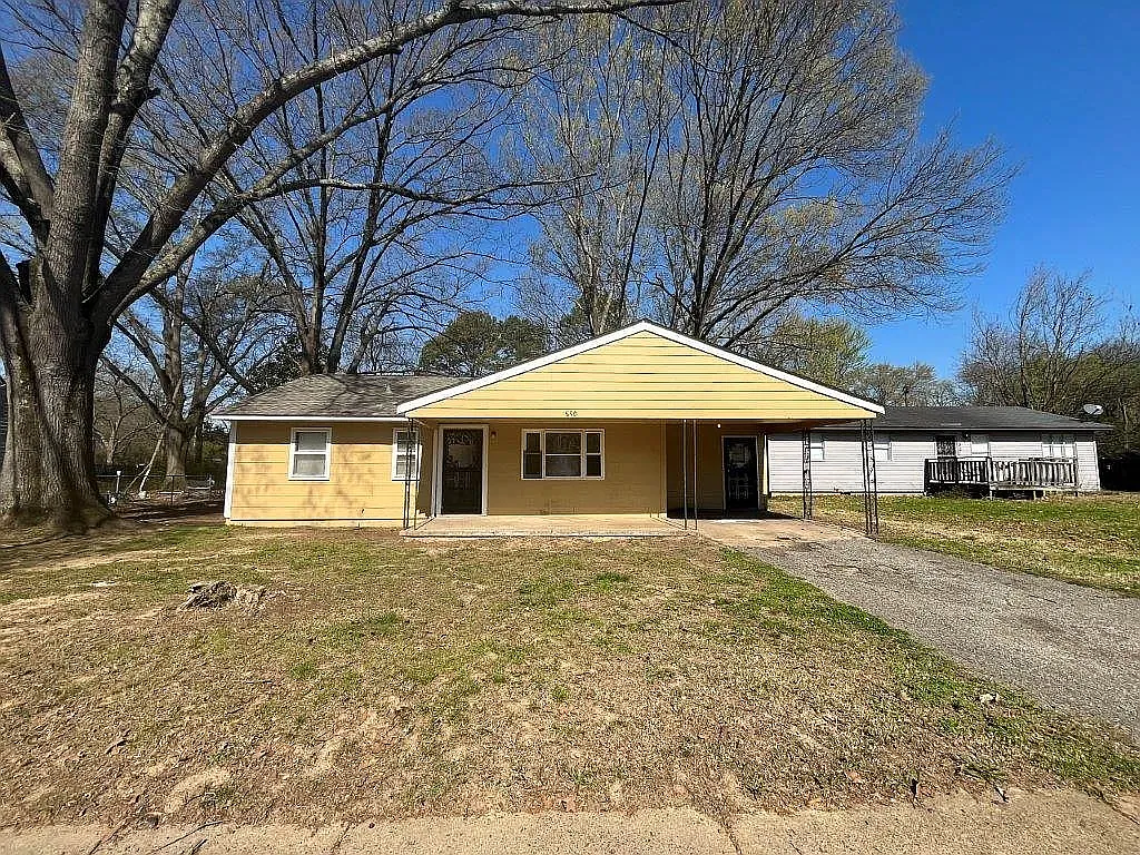 4 bed, 1343 sqft, $1,250 — Photo 1