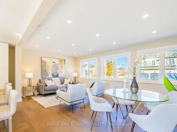 1326 Meredith Ave, Mississauga, ON L5E 2E7