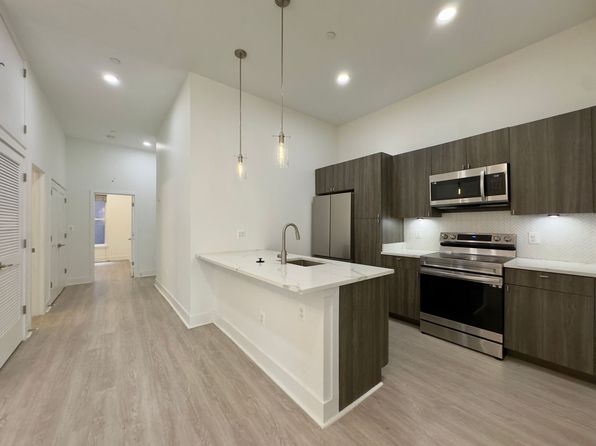 601 S Broadway #406