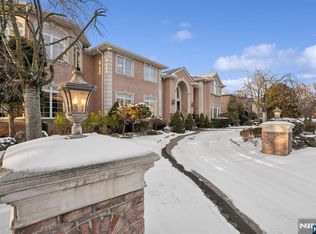 1 Cambridge Pl, Englewood Cliffs, NJ 07632