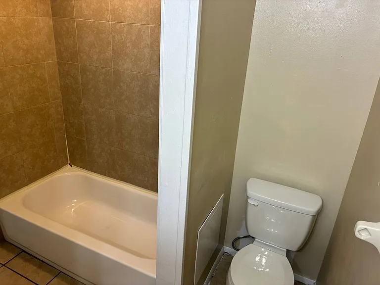 7618 Chase Rd — Photo 8