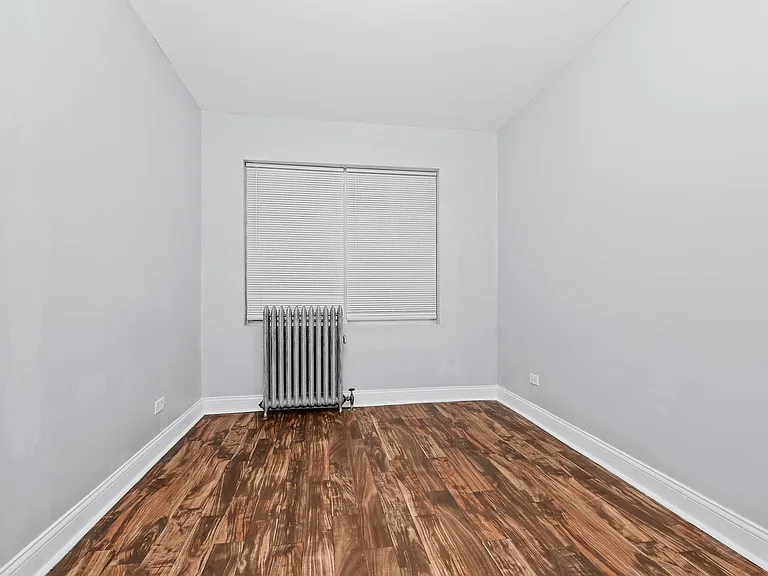 102-108 Memorial Dr #572 — Photo 4