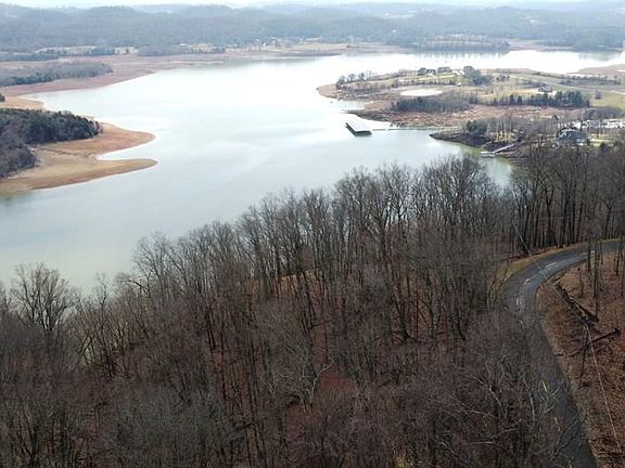 2nd image of 802 Wilderness Dr