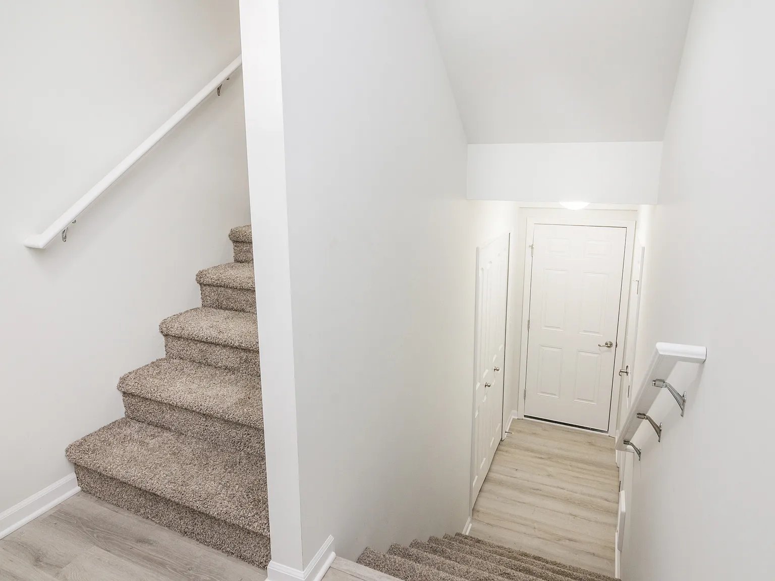 2 bed, 1300 sqft, $1,600 — Photo 4