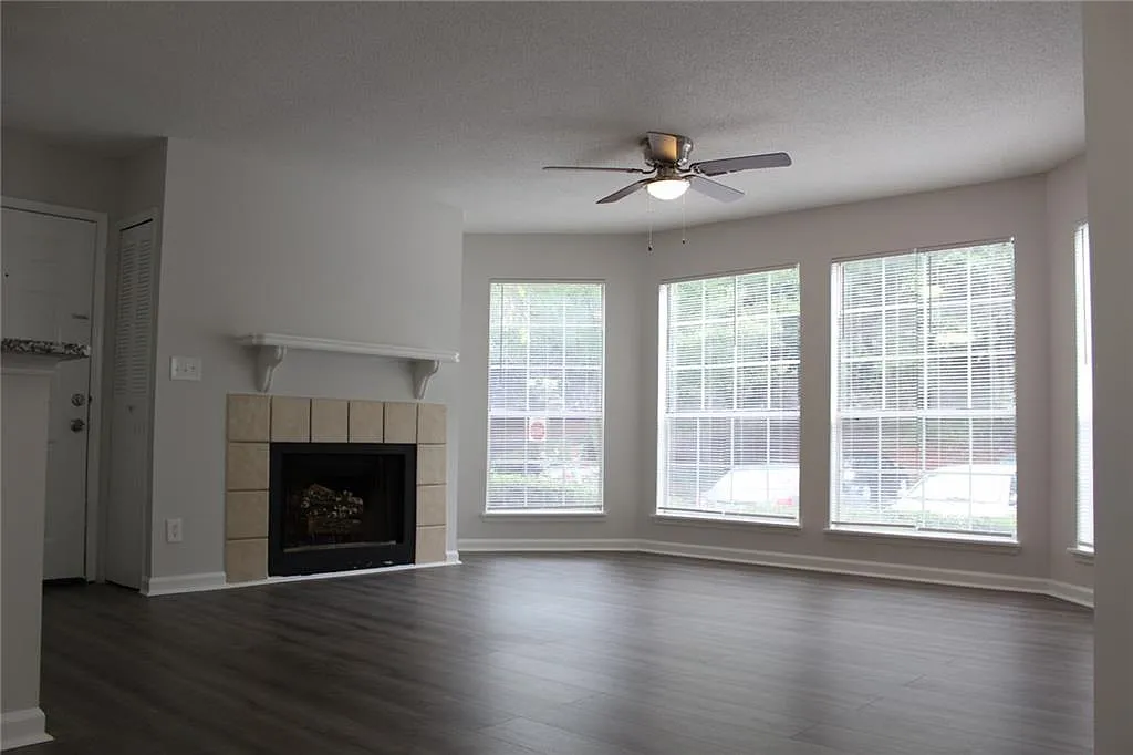 2 bed, 880 sqft, $1,750 — Photo 4