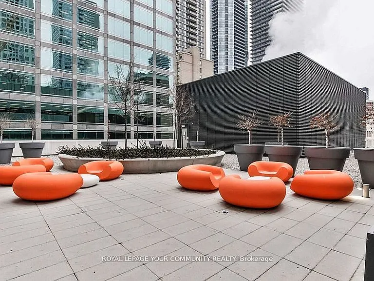 1 Bloor St E #3502 — Photo 26