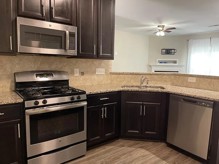 235 Cypress Hill Ln — Photo 6