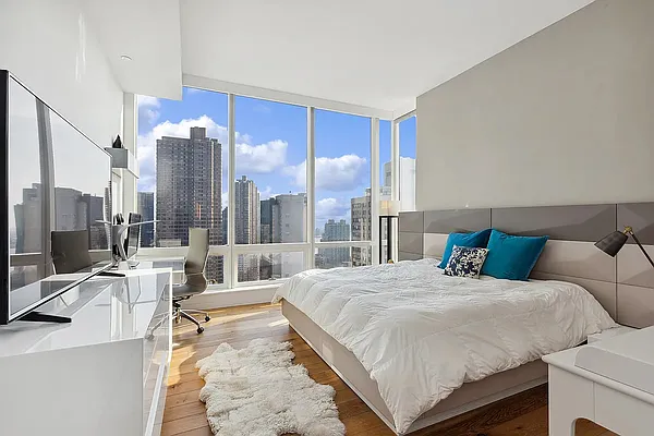 Rented by Compass | media 4