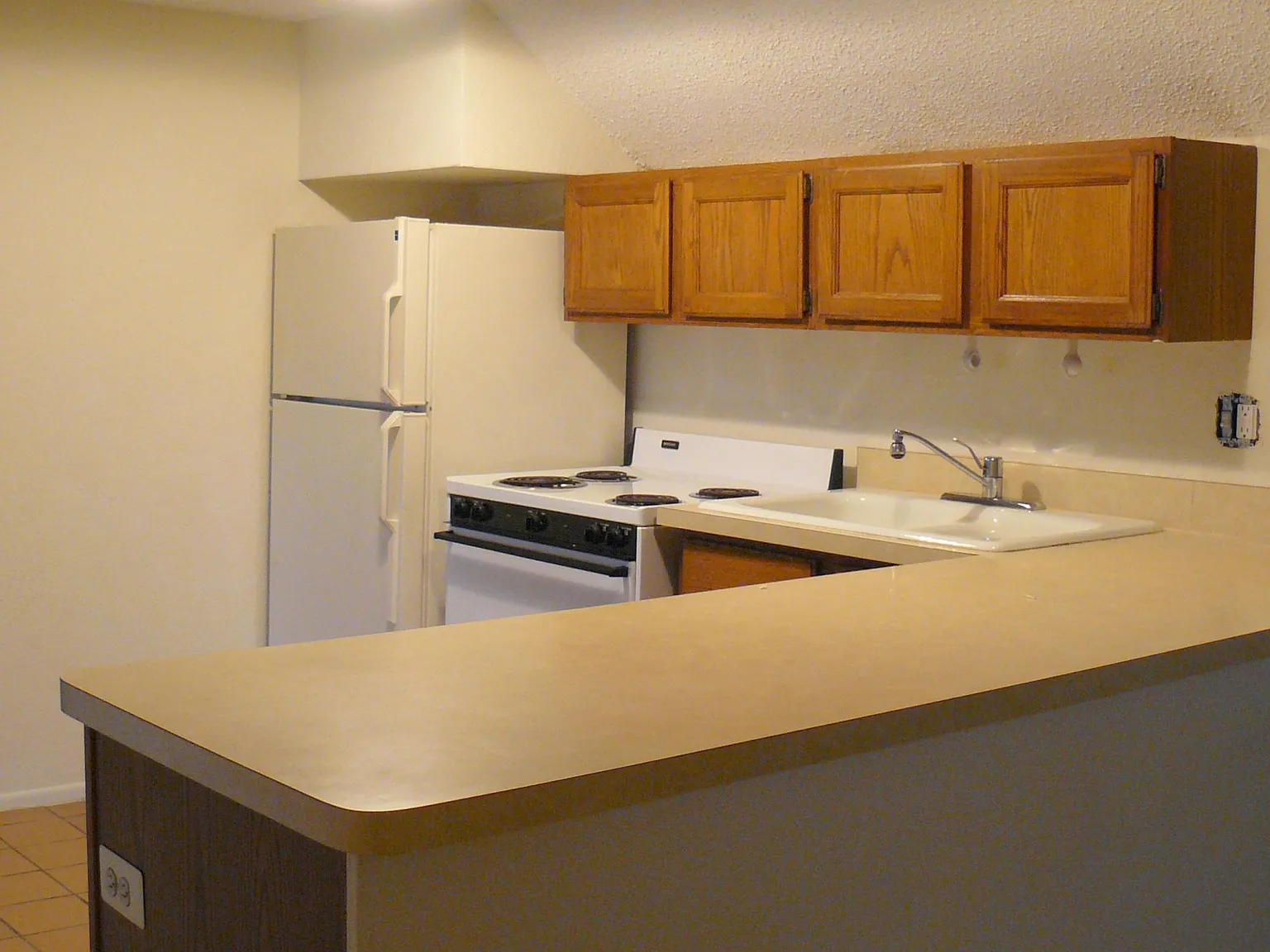 2 bed, 1650 sqft, $2,400 — Photo 4