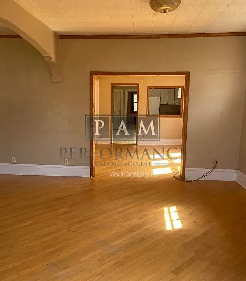 1209 Madison Ave — Photo 2