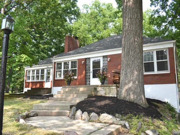 2436 Snellbrook Rd, Auburn Hills, MI 48326