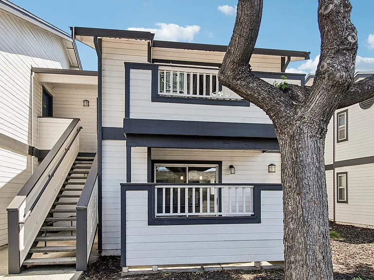 Terra House Apartments — Photo 48