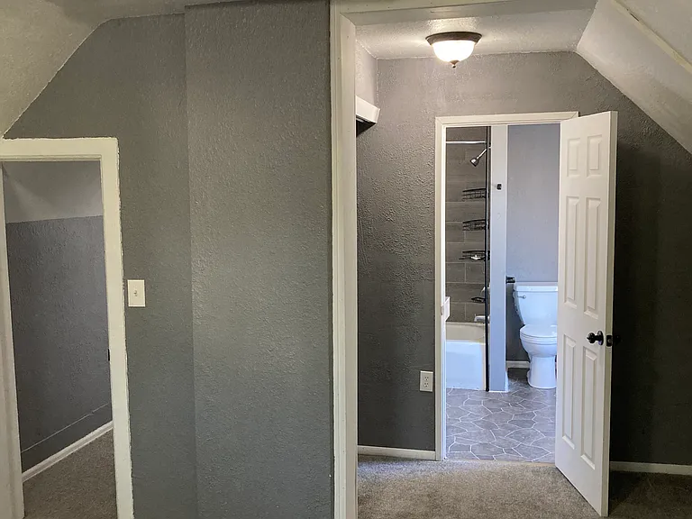 205 Cottonwood St — Photo 14