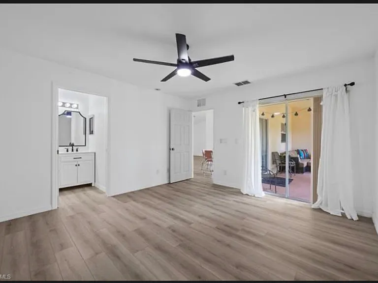4013 NE 10th Pl — Photo 8