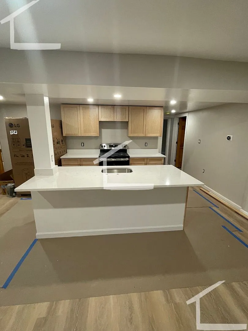 Newly renovated 4 bed unit near BU and the Green Line! — Photo 1