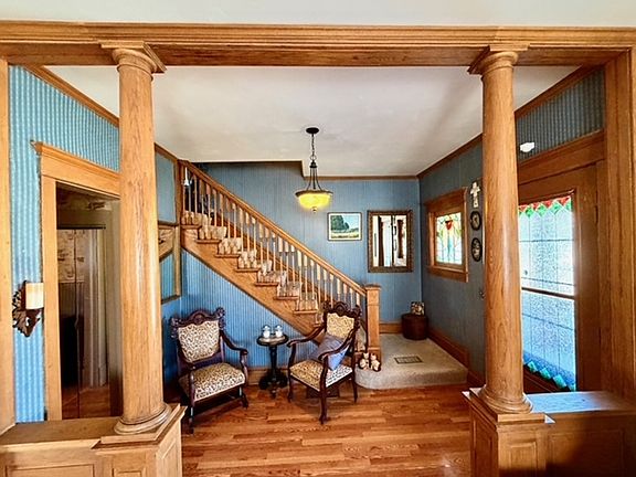 5th image of 700 W Main St