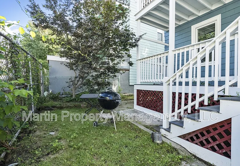 31 Harold St #A — Photo 2